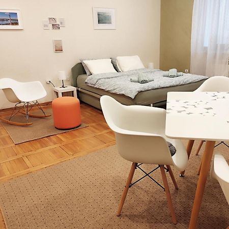 Center Obi-One Apartamento Belgrado Exterior foto